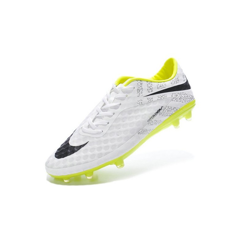 crampon hypervenom pas cher