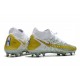 Crampons Nike Phantom GT Elite Dynamic Fit FG Or Blanc